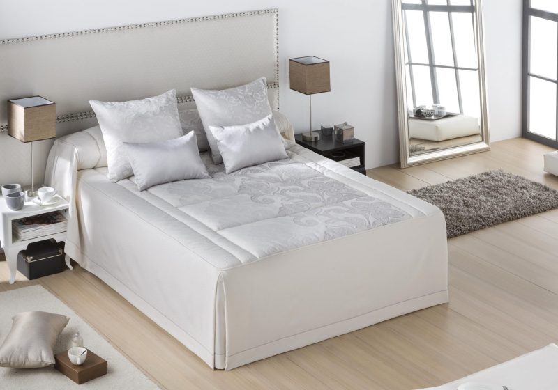 COLCHA EDREDON CON VOLANTE DANIELLA