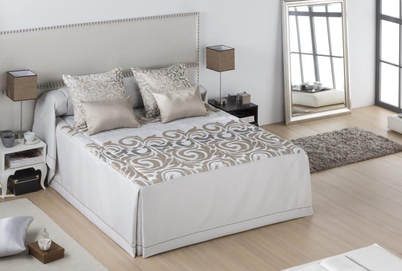 COLCHA EDREDON CON VOLANTE BOLOGNA