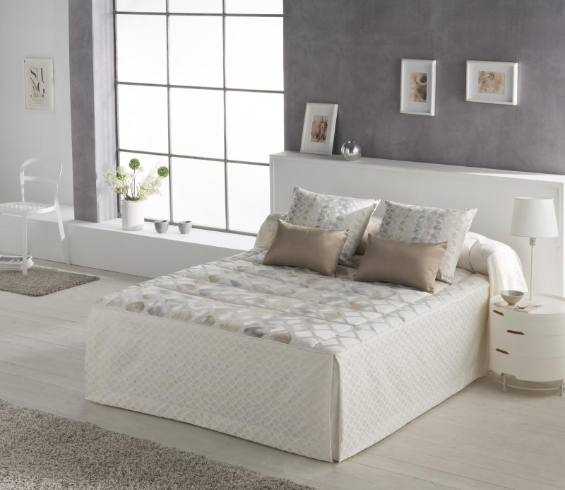 EDREDON CON VOLANTE YARA