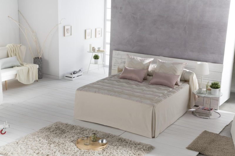 EDREDON CON VOLANTE FREYA